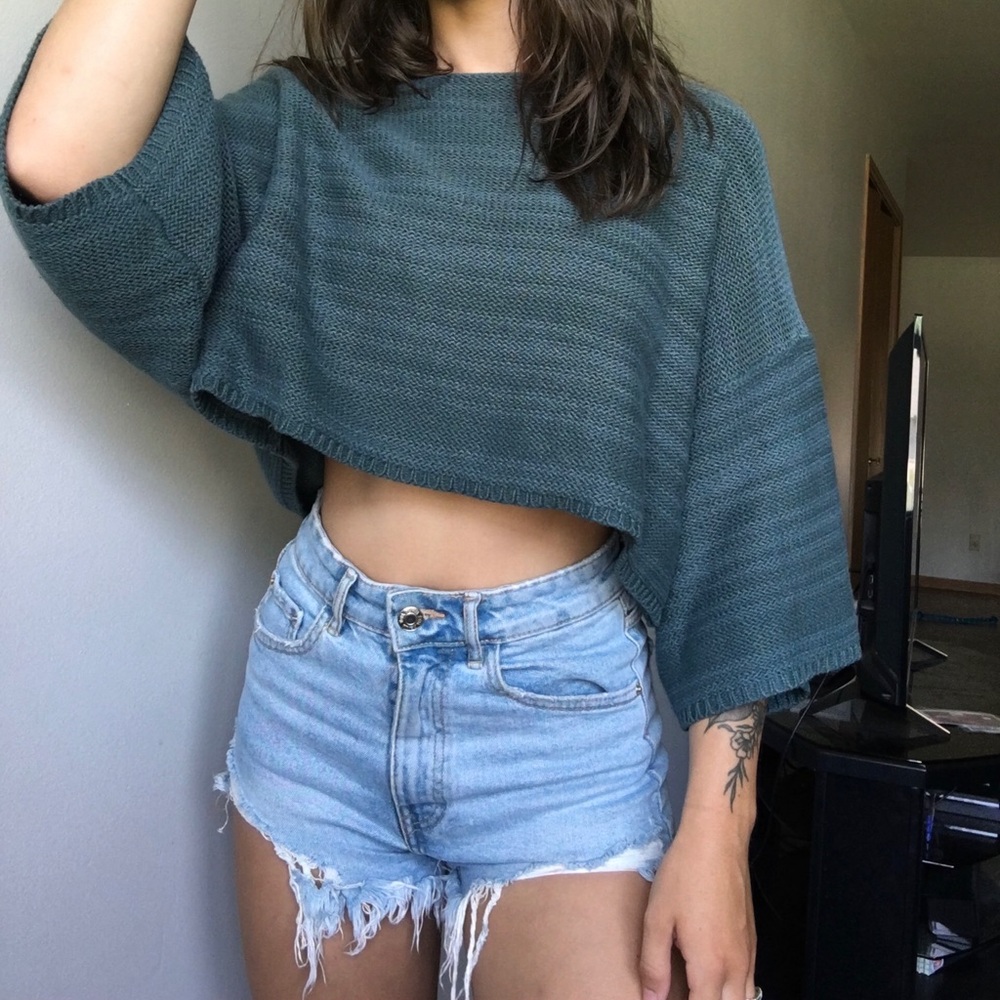 DONATING TOMORROW Crop top